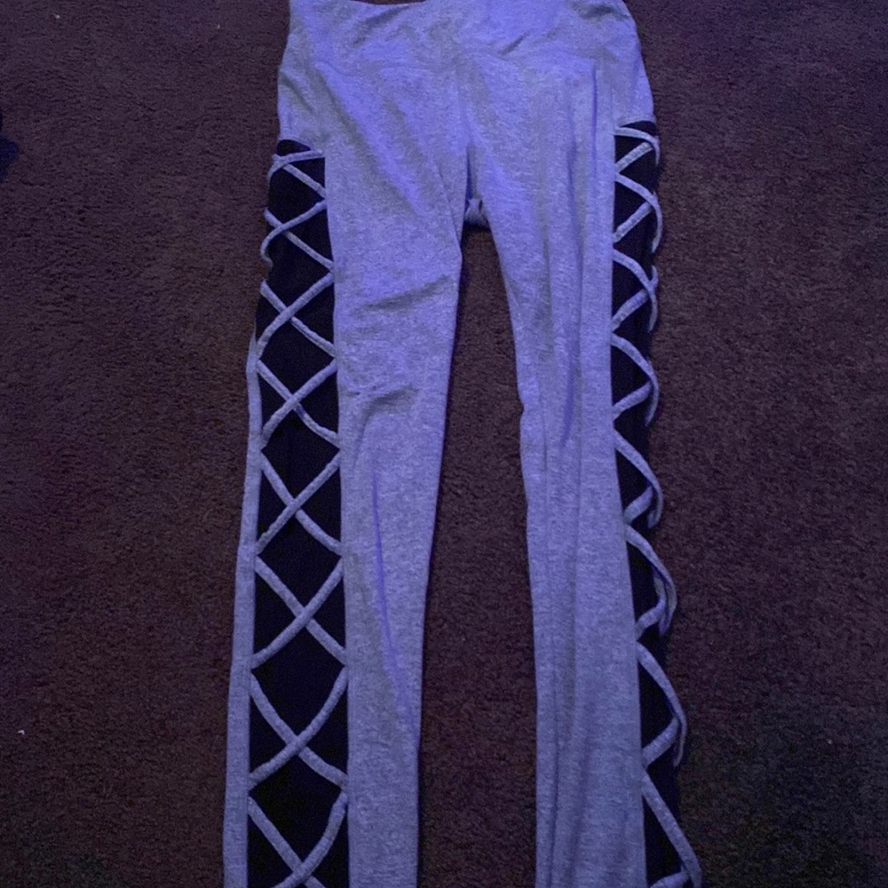 Grey Leggings. Brand: Yuna Size: s/m